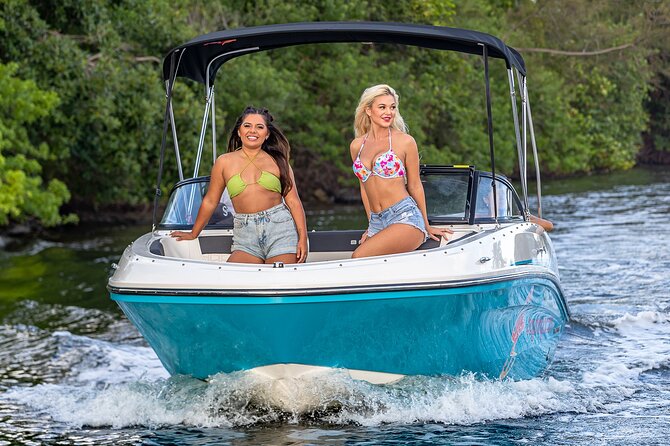 1 Hour-Relaxing Private Boat Tour - Fort Lauderdale (Up to 6 Pax) - 21-ft Bayliner comfort: no wake, no speed, no fuss