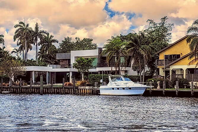 3 hours - Fort Lauderdale Scenic Boat Tour - max 6 pax - Boat comfort: shade, space, and why people love the feeling of this deck