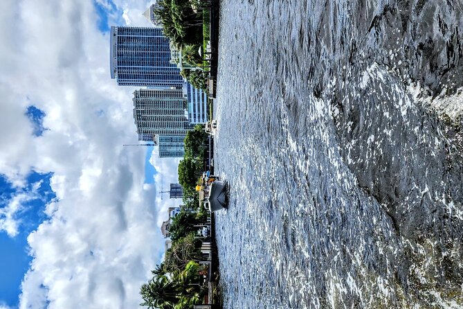 3 hours - Fort Lauderdale Scenic Boat Tour - max 6 pax - What’s included (and what you must pay separately)
