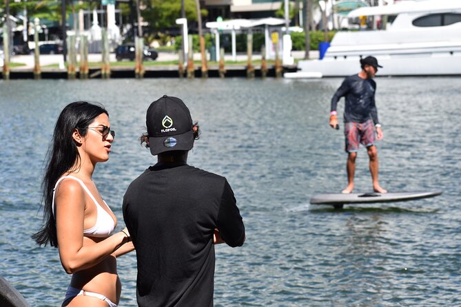 Double eFoil Lesson 2 People 2 Boards - Double private eFoil in Fort Lauderdale: what you’re really buying