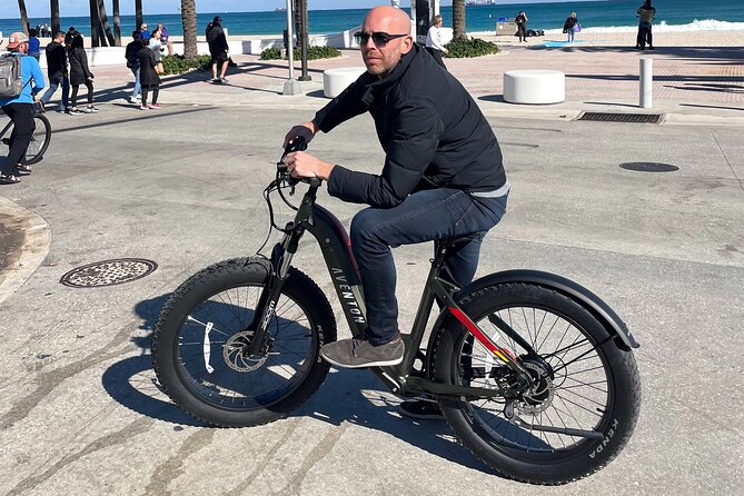 eBike Rentals "AVENTURE" fat tire. Lauderdale by the Sea 4 hours - Events and festivals: using your eBike when crowds show up