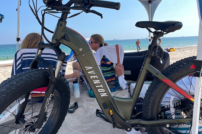 eBike Rentals "AVENTURE" fat tire. Lauderdale by the Sea 4 hours - The bike and helmet: the practical upgrades you’ll actually notice