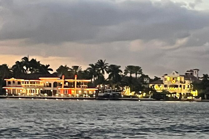 Evening Boat Cruise through Downtown Ft. Lauderdale - The Downtown Fort Lauderdale Pass: Skyline, Yacht Club, and Mansions