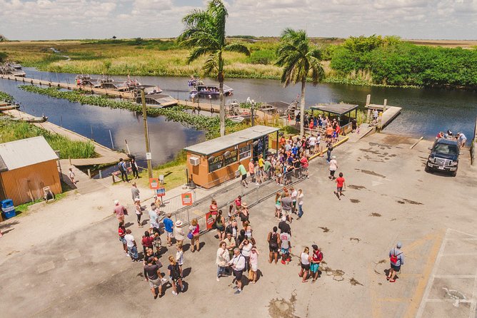 Everglades VIP Airboat Tour with Transportation Included - Guides and drivers: where the VIP value shows up