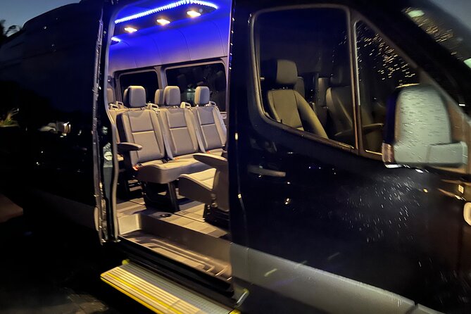 Fort Lauderdale Airport Private Transfer (Up To 14 Passengers) - Pick-up at FLL: where you’ll meet the driver (and where you won’t)