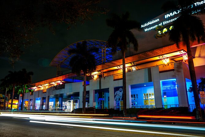 Fort Lauderdale Fallen Frights and Fury Ghost Tour - Stop 1: the towering guardian sculpture and its late-night rumors