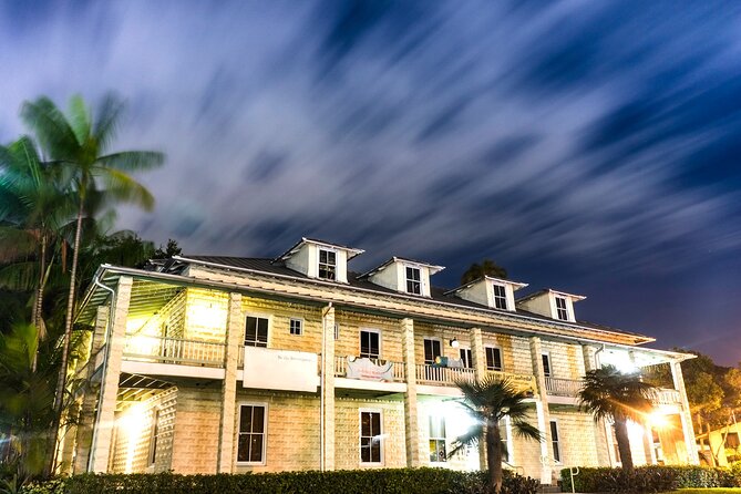 Fort Lauderdale Fallen Frights and Fury Ghost Tour - Stop 2: a 1907 historic home behind glass