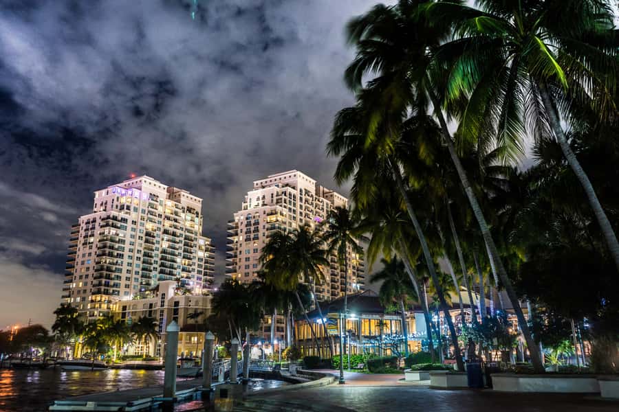 Fort Lauderdale: Ghosts and Ghouls Haunted Walking Tour - Can You Go Inside? What It Means That You Stay on the Street