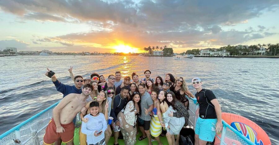 Fort Lauderdale: Holiday Lights Tour with Downtown Views - Key highlights worth knowing before you go