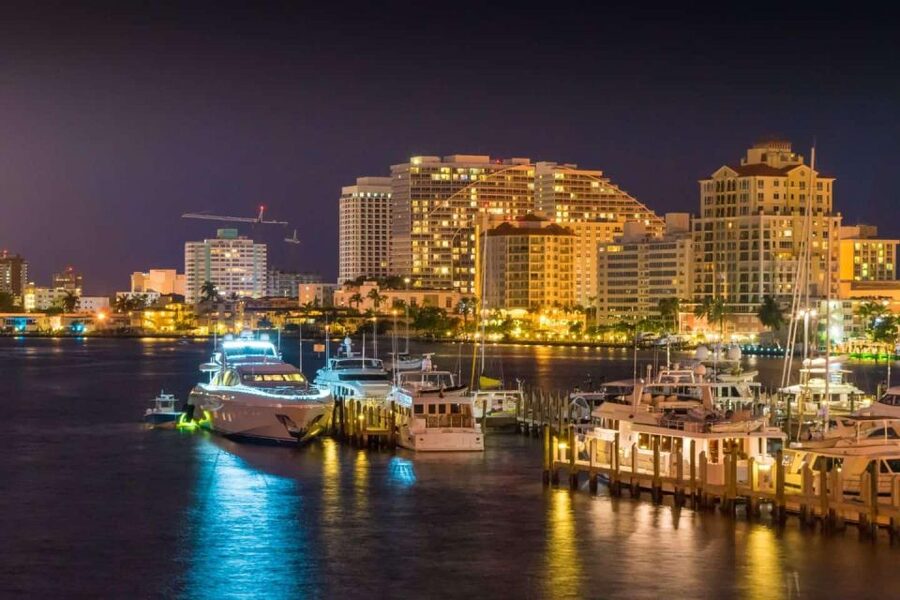 Fort Lauderdale: Night Cruise Through the Venice of America - Price and value: is $399 for up to six a good deal?