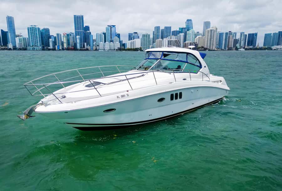 Fort Lauderdale: Private Yacht Cruise - Millionaire’s Row, Stranahan House, and Port Everglades—where to look