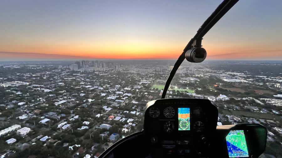 Fort Lauderdale : Romantic Champagne Helicopter Flight Tour - The 30-minute private helicopter flight (and what you’ll actually see)