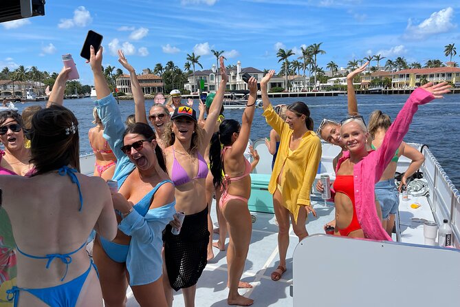 Fort Lauderdale's Largest Party Pontoon - Music, Bluetooth, and why the boat feels like your party venue