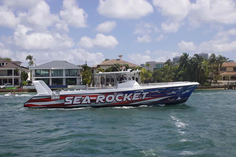 Fort Lauderdale: Sea Rocket Ocean Speed Boat Cruise - Onboard Comfort: Seating Zones, Restroom, and the Full Bar