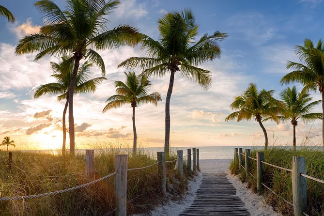 Fort Lauderdale to Key West Tour with Optional Add-ons - What to pack for a chilly bus and a sunny island
