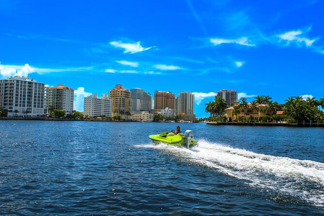 Ft. Lauderdale Mini Powerboat Rental. Canal, Yacht, Mansion Tour - Yachts, Mansions, and Mangroves: The Scenery You’ll See