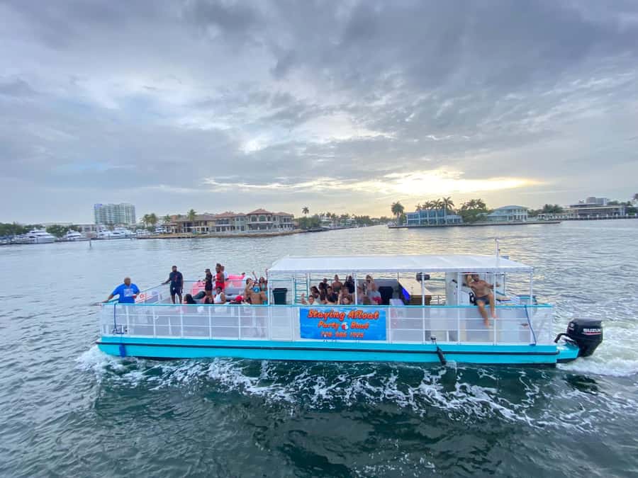 Ft. Lauderdale: Party Boat Tour to the Sandbar with Tunes - Your 2-Hour Mix of DJ Music and Sandbar Swimming