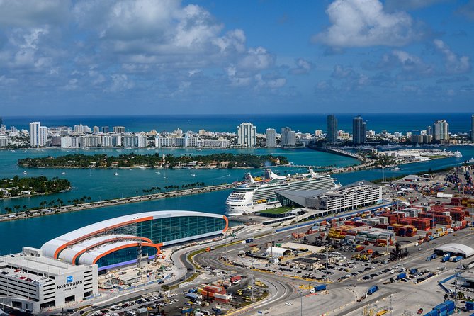 Helicopter Tour-Miami Iconic Coast and City Views - The shoreline-to-bay crossing: Haulover sandbar and water texture