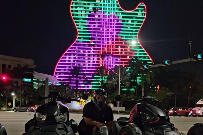 Hookah Bus Tour/Hard Rock Casino/Las Olas Ft. Lauderdale/Wynwood - Las Olas Boulevard: the mid-tour change of scenery
