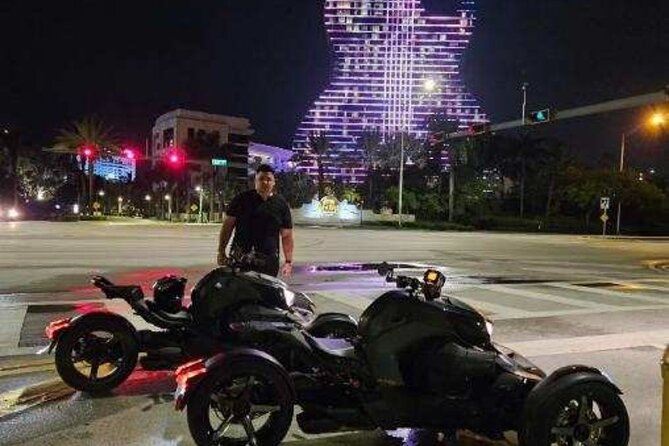 Hookah Bus Tour/Hard Rock Casino/Las Olas Ft. Lauderdale/Wynwood - Stop 1: Seminole Hard Rock Hotel & Casino Hollywood—big energy, easy entry