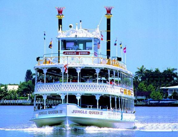 Jungle Queen Riverboat 90-Minute Narrated Sightseeing Cruise in Fort Lauderdale - Millionaire’s Row on the New River: What You Actually See