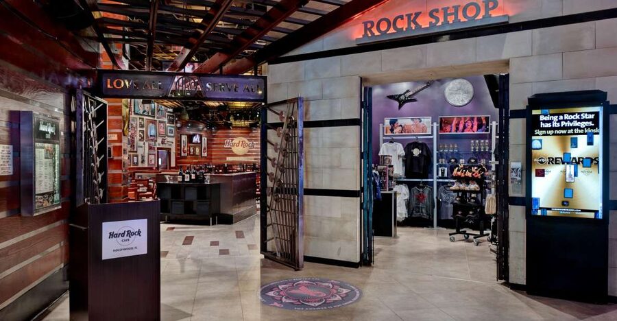 Meal at the Hard Rock Cafe Hollywood Florida - Acoustic Rock vs Electric Rock: choose your pacing