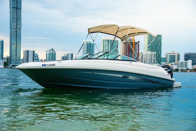 Private 4 hour Boat Rental with Captain in Fort Lauderdale! - Key points before you book