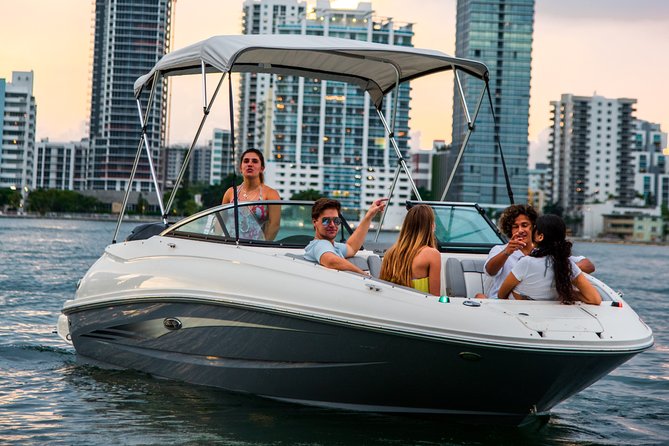 Private 4 hour Boat Rental with Captain in Fort Lauderdale! - Skyline views and bay time: why this setup beats a rushed sightseeing loop