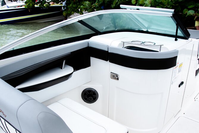 Private Moon-Watch Boat Cruise in Fort Lauderdale - Riverwalk Fort Lauderdale: A Short Land Start That Sets the Tone