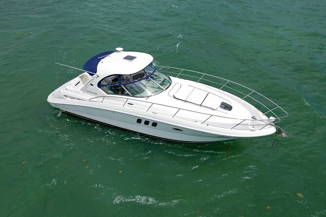 Private tour for 12 people on a 40 ft Yacht, Ft Lauderdale bay - Why a no-fixed-route yacht day beats the usual Fort Lauderdale boat tour