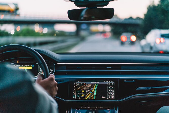 Private Transfer in Fort Lauderdale (FLL & FXE) Airport/Home/Hotel/Work - Who Should Book: Business, Couples, and Cruise Connections