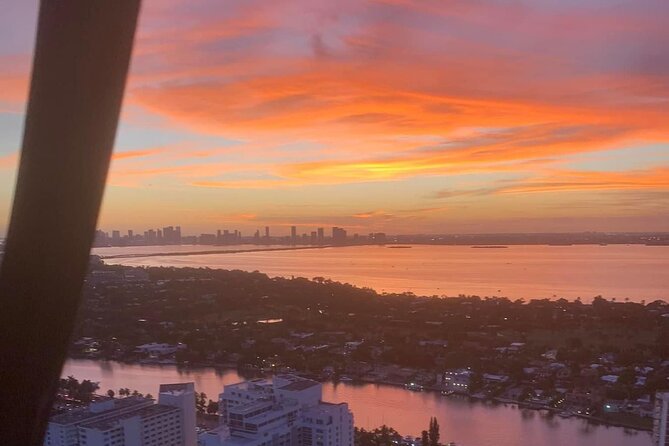 Romantic Miami Helicopter Tour with Champagne for Two - A toast in the sky: what this private tour really gives you