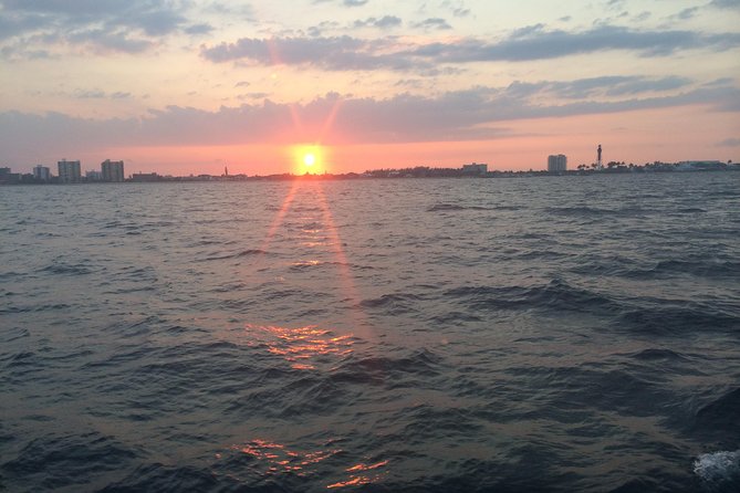 Sunset Catamaran Cruise in Ft. Lauderdale - Millionaires Row Views: Mansions and Megayachts, Up Close