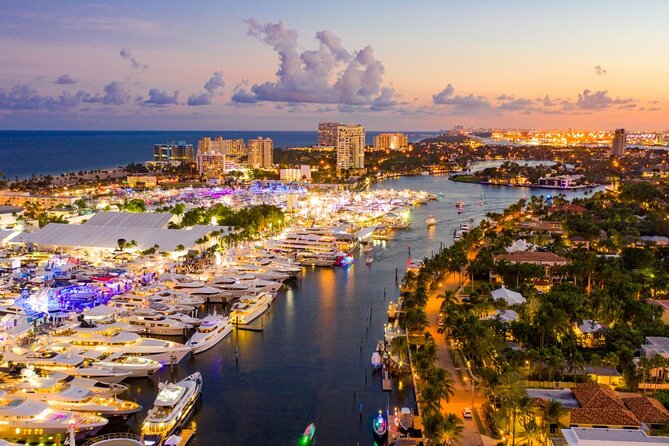 Venice of America Tour | Millionaire's Row | Complimentary Drinks - Upper deck sun or air-conditioned cabin: how to choose your spot