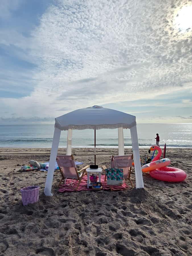 West Palm Beach Florida: All Inclusive Beach Day Package - What’s included in your cabana: the stuff you normally end up carrying